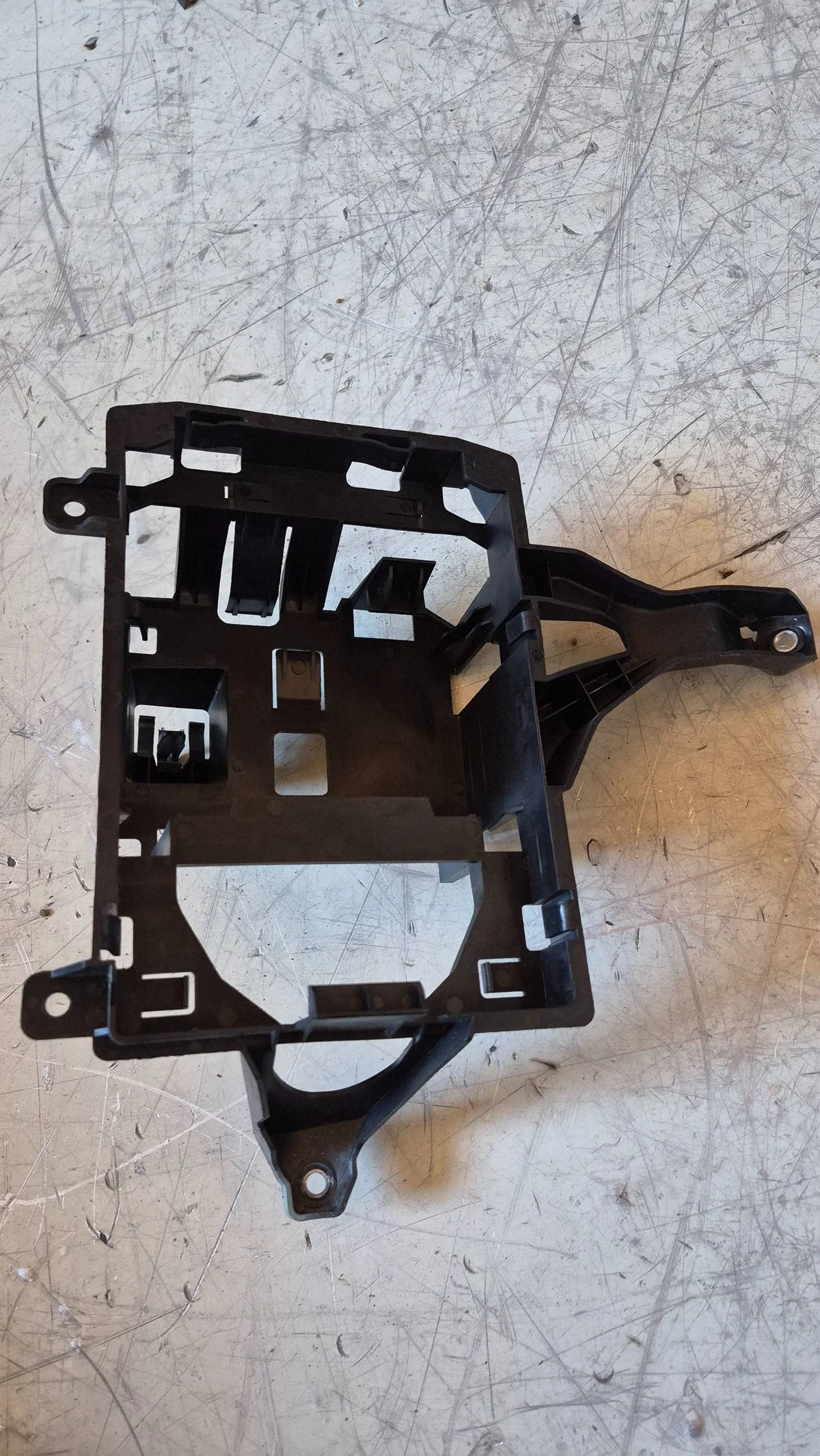 Porsche Taycan 9J1 Motorcomputer Bevestiging