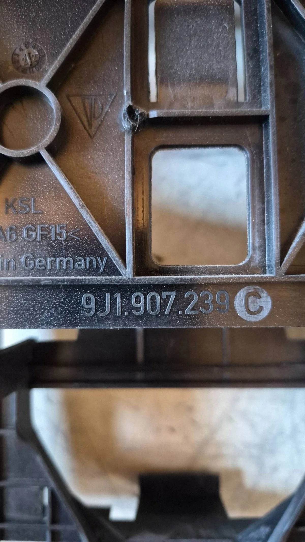 2021 Porsche Taycan Engine Computer Mount 9J1907239C image 6