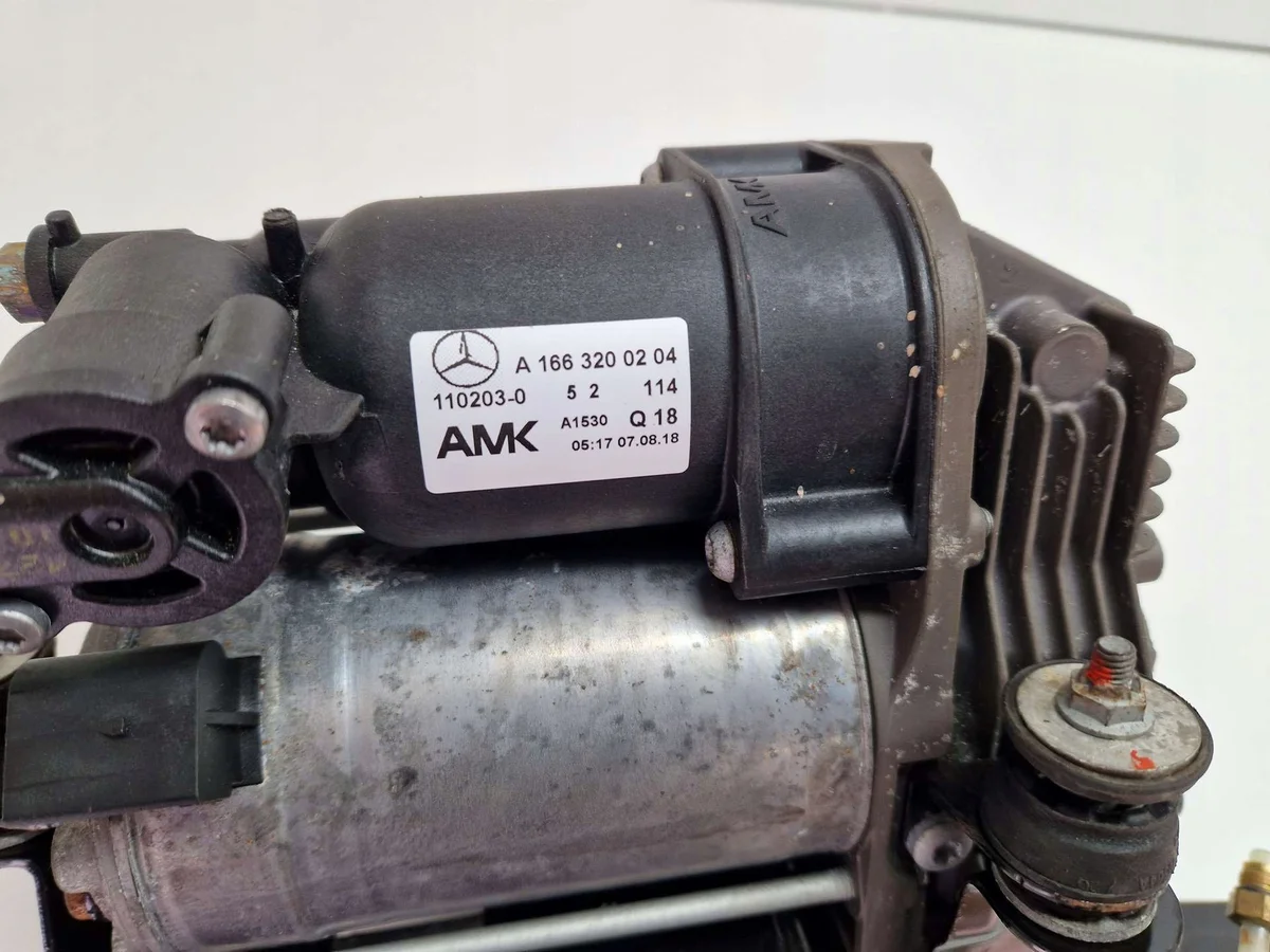 Mercedes ML GLE Compressor A1663200104 Used image 3