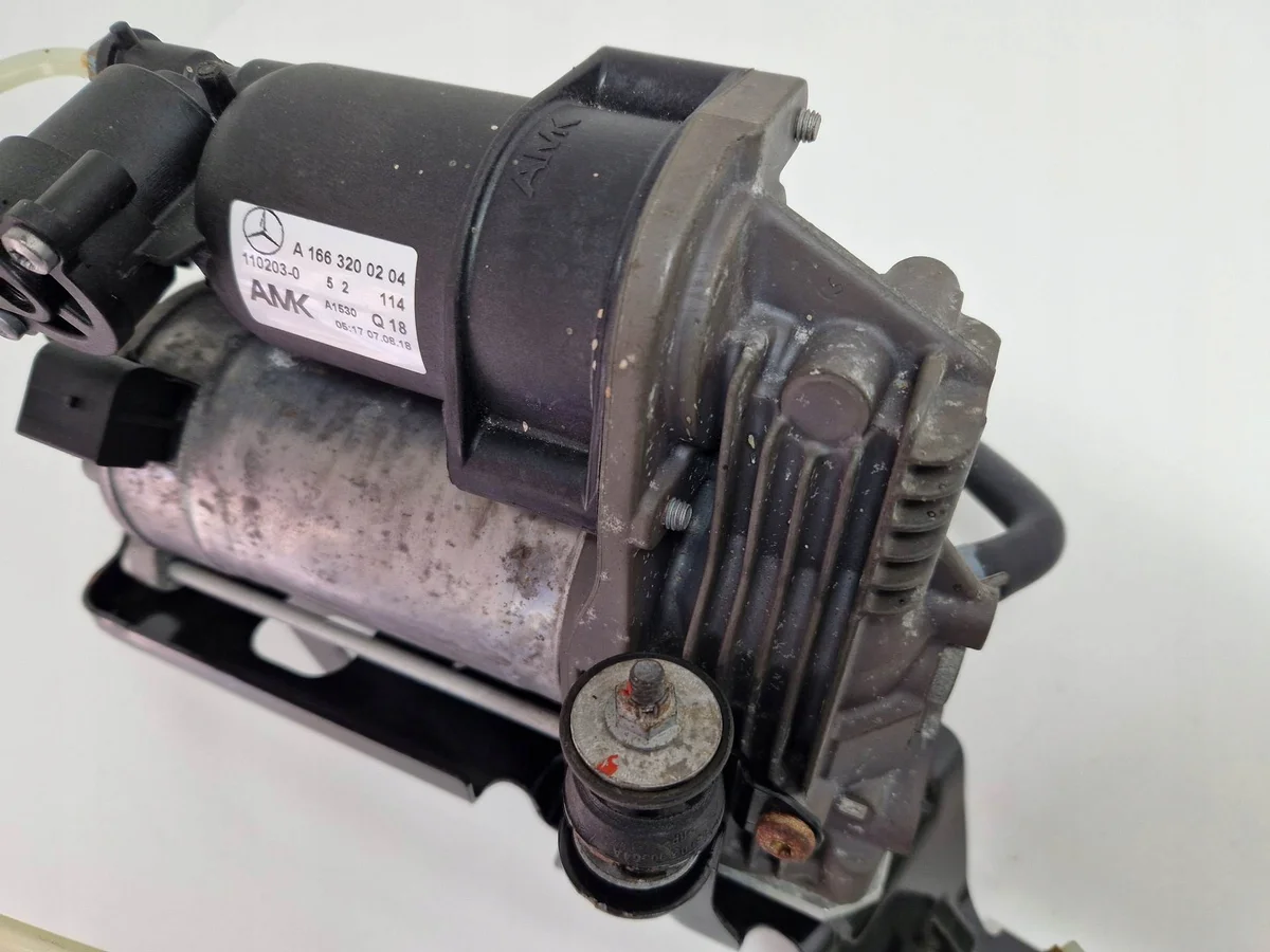 Mercedes ML GLE Compressor A1663200104 Used image 5