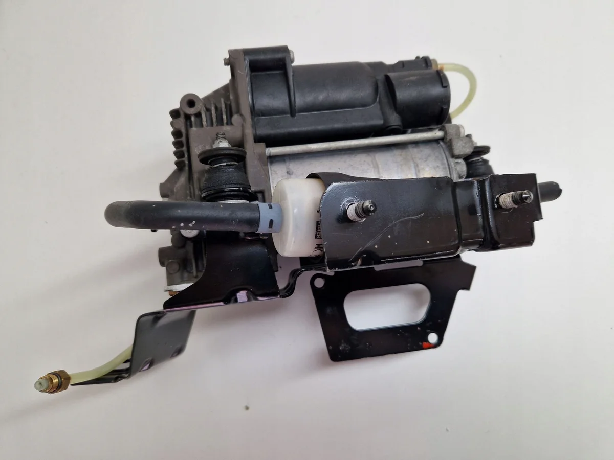 Mercedes ML GLE Compressor A1663200104 Used image 7