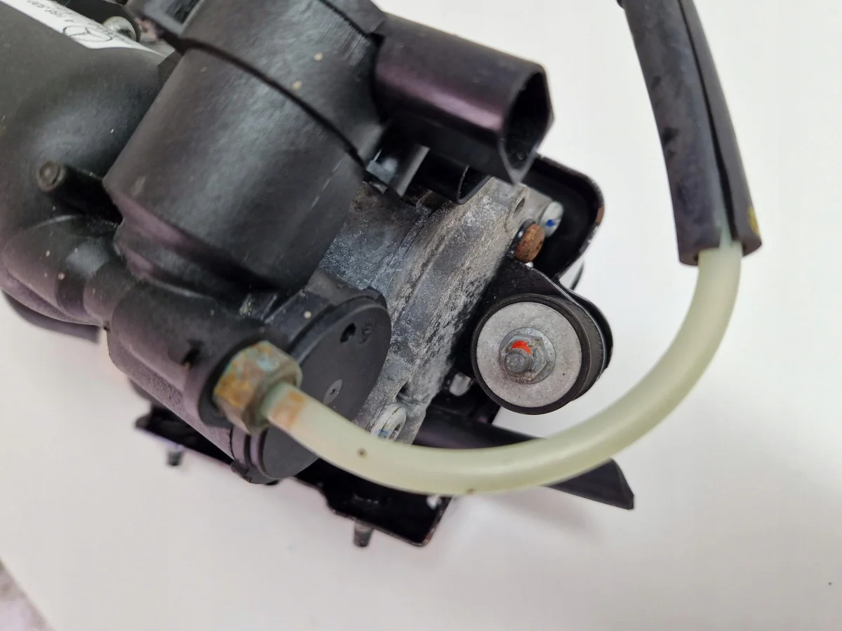 Mercedes ML GLE Compressor A1663200104 Used image 10