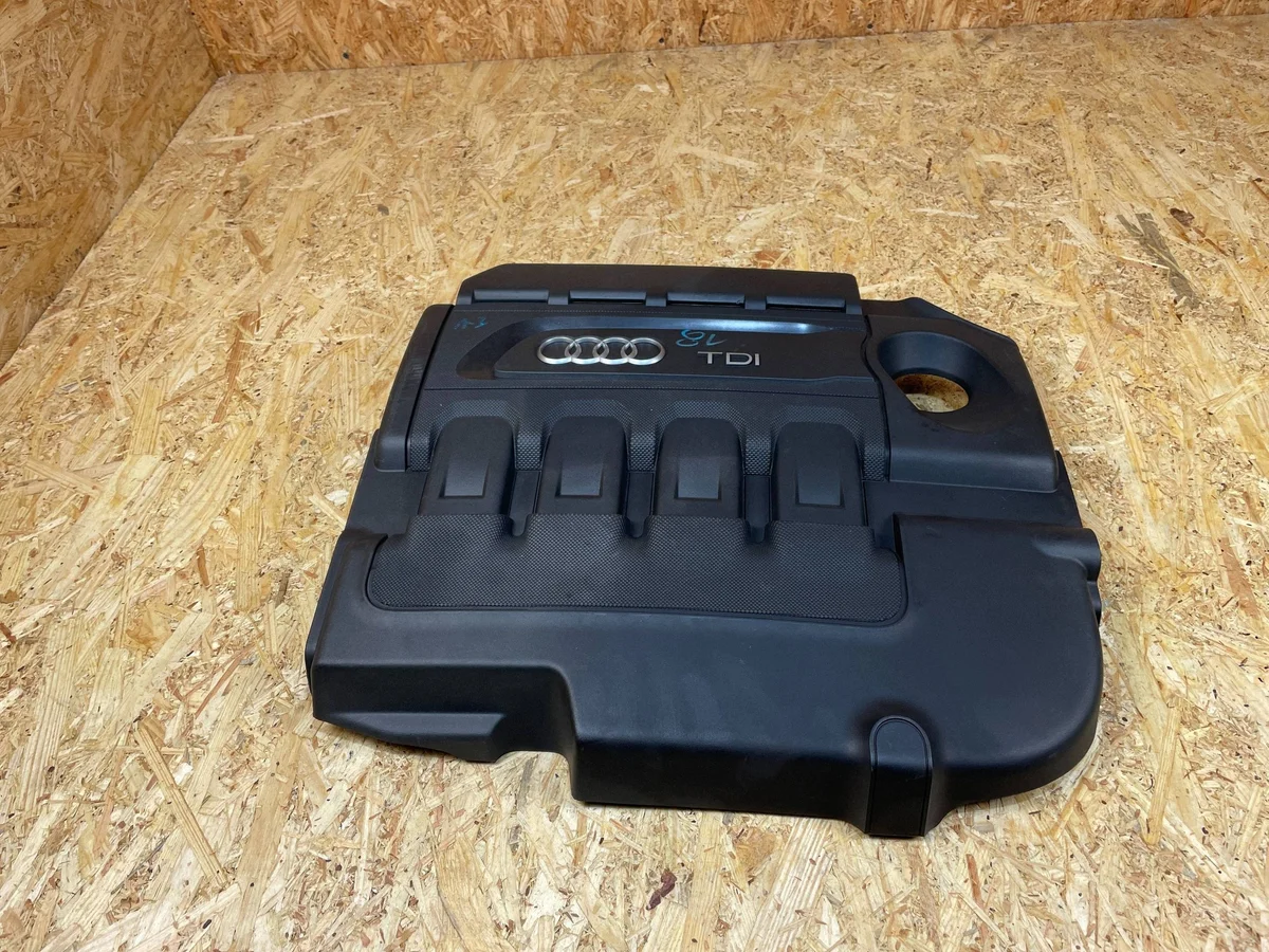 Audi OE 04L103925L Motorafdekking Gebruikt