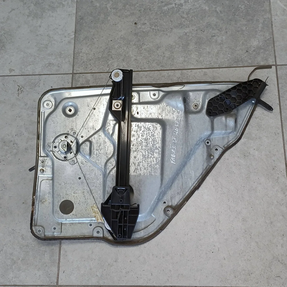 Levier de vitre Skoda Fabia MK1 arrière gauche image 6