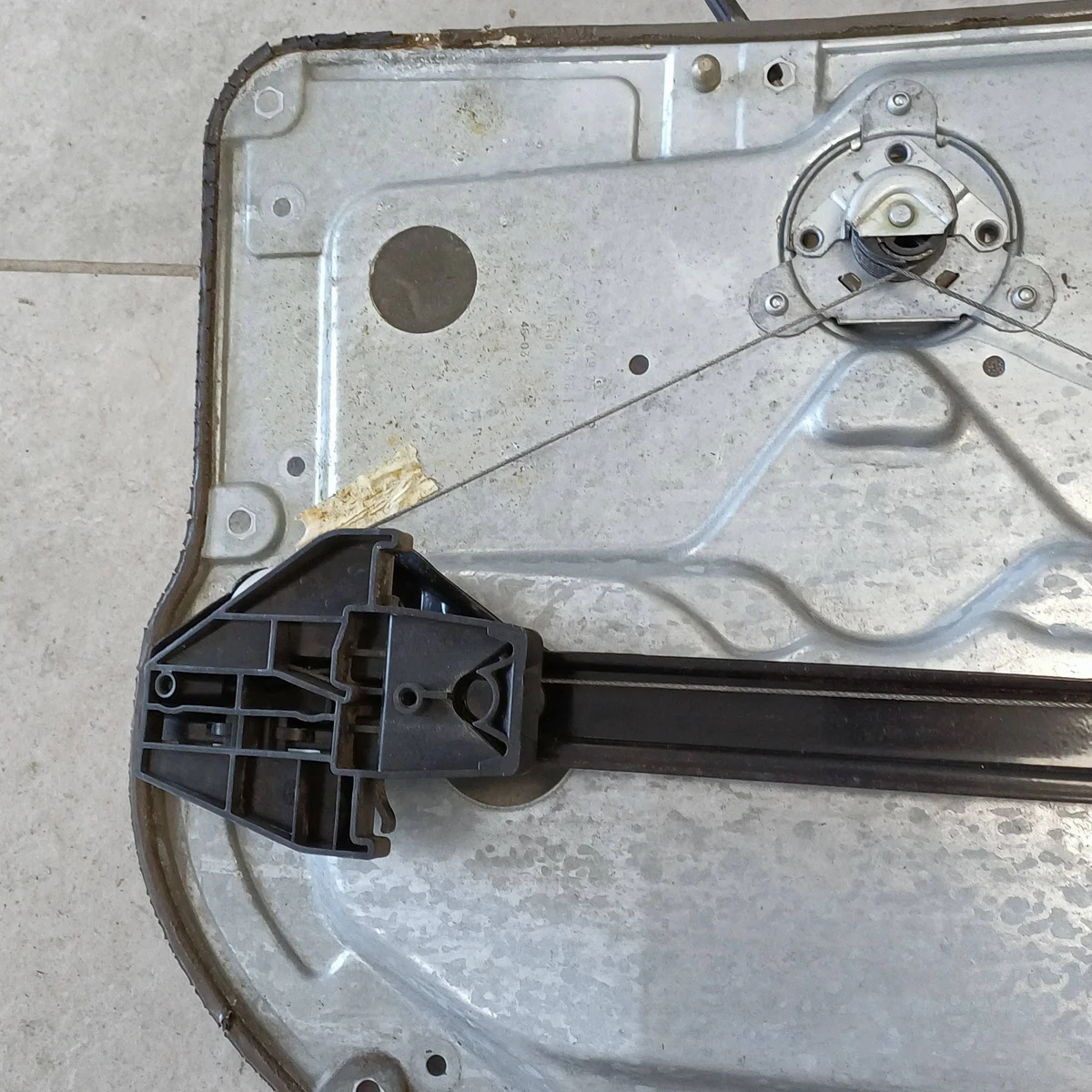 Levier de vitre Skoda Fabia MK1 arrière gauche image 7