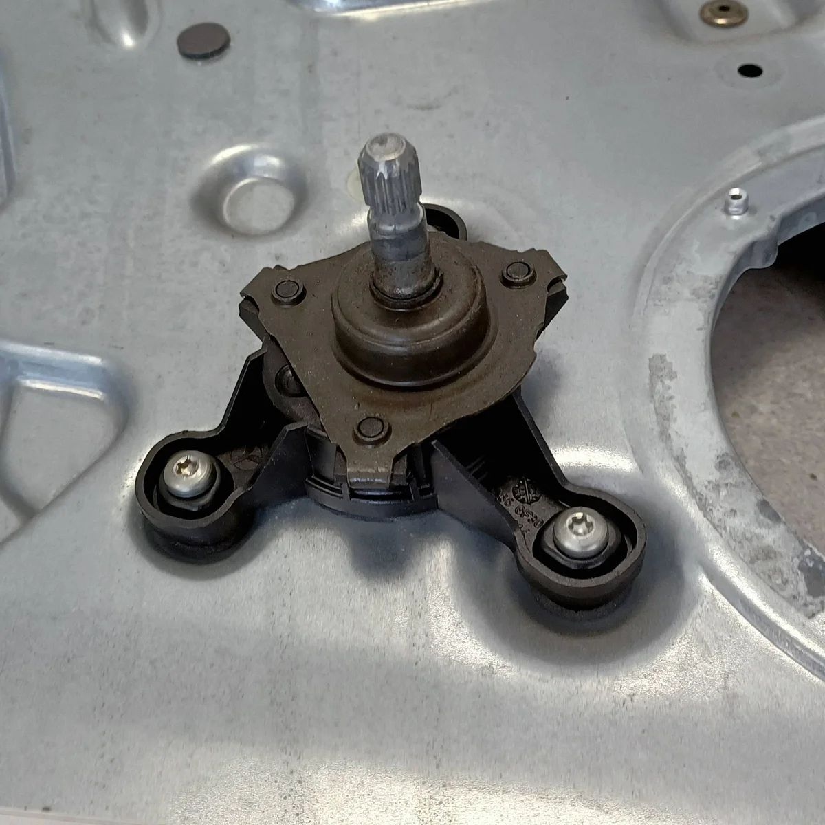 Fensterheber manuell links hinten Skoda Fabia image 3