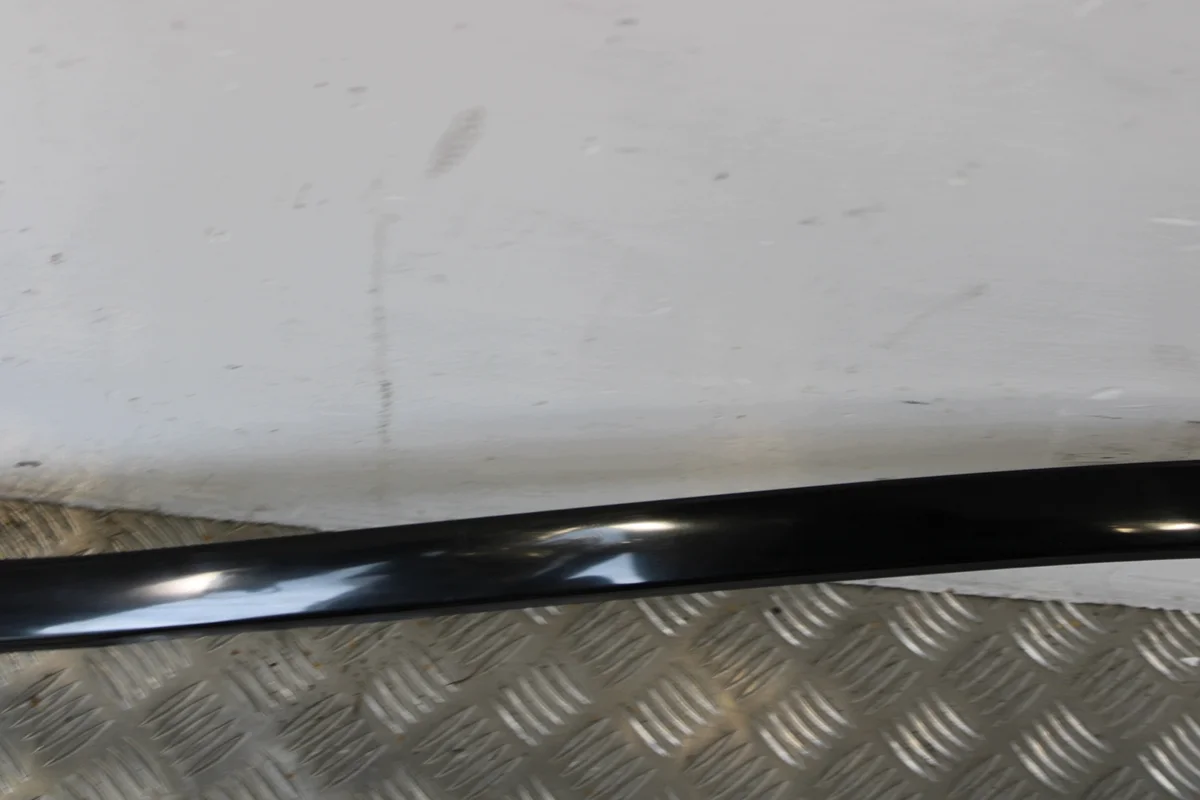 Dachleiste Links Mercedes CLA W117 2,2 CDI image 3