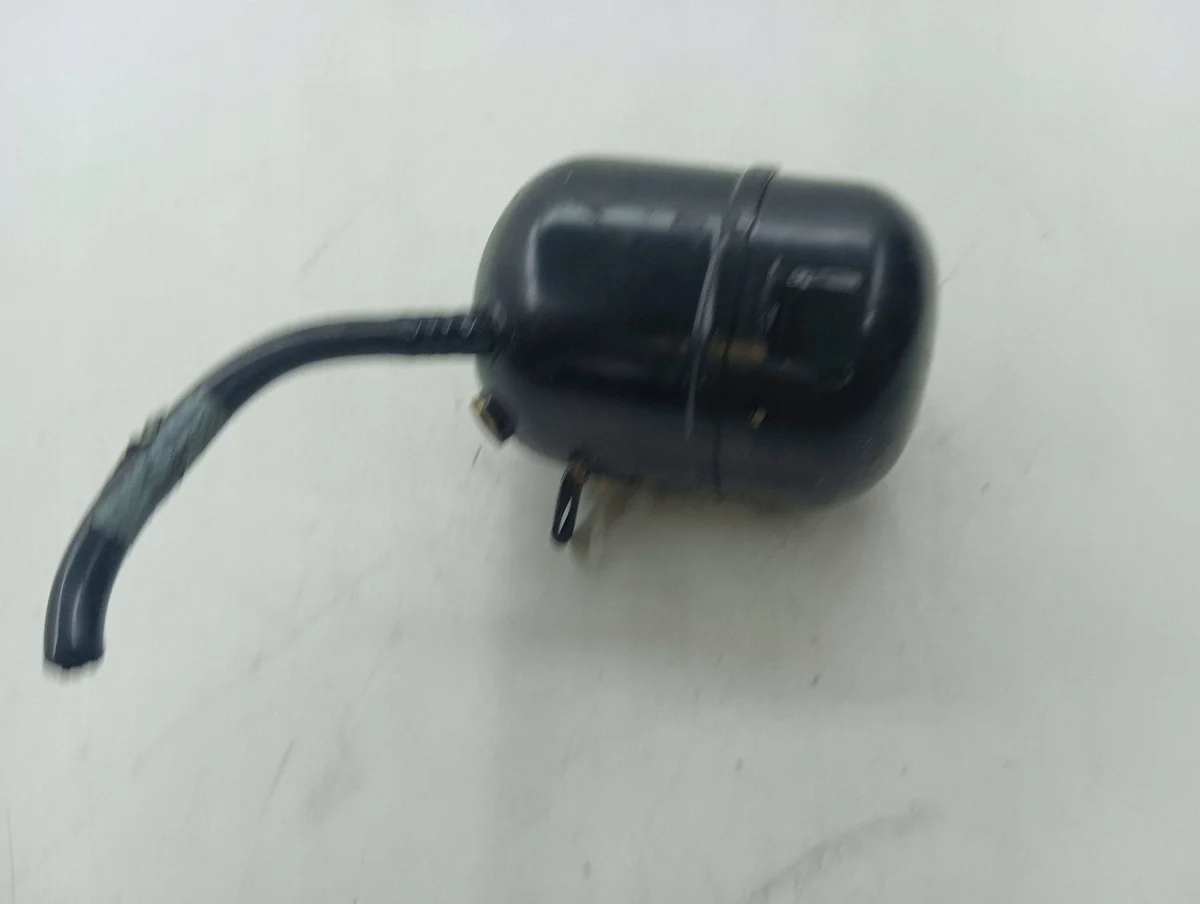 BMW X5 E53 Air Suspension Tank AMD104662 image 3
