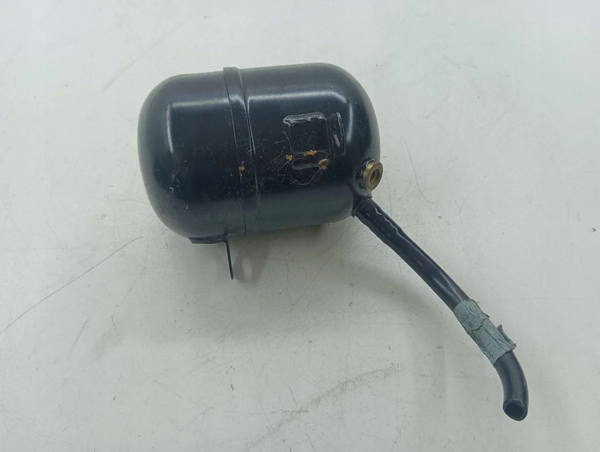 BMW X5 E53 Air Suspension Tank AMD104662 image 4