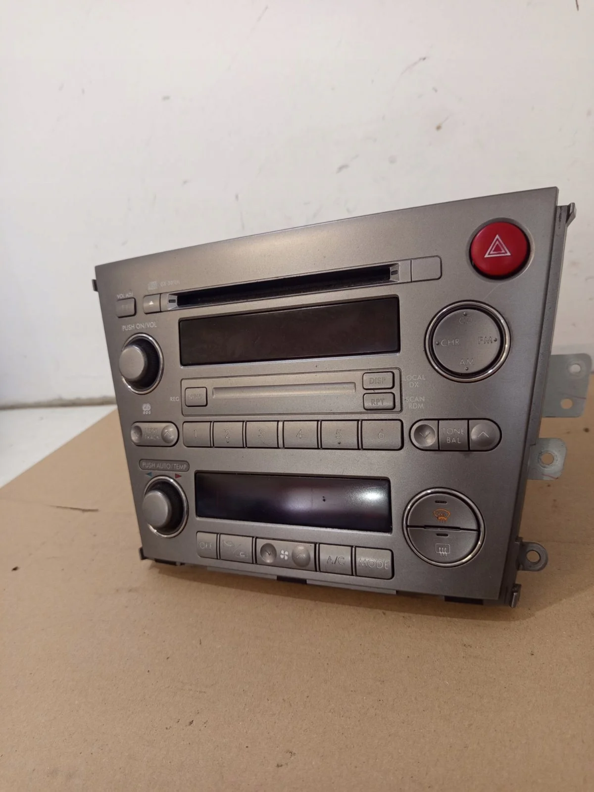 Radio Subaru Legacy IV 86201AG430 Usato image 3
