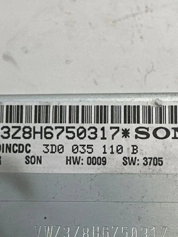 VW Phaeton CD Changer 3D0035110B Used image 4