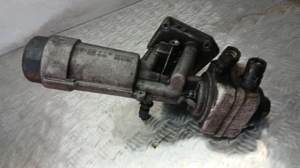 VW Passat B5 FL 1.9TDI Ölfiltergehäuse gebraucht image 3