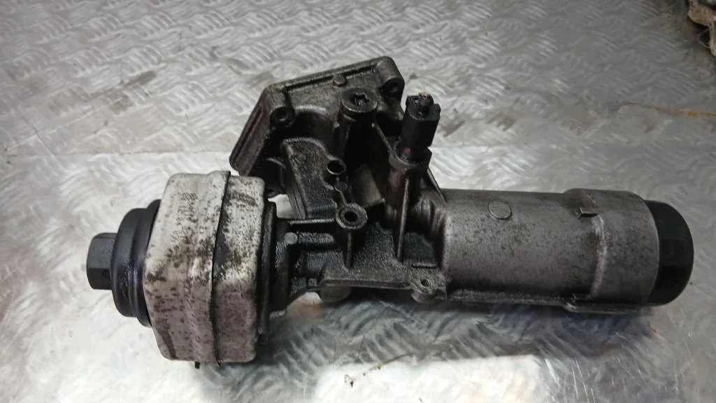 VW Passat B5 FL 1.9TDI Ölfiltergehäuse gebraucht image 5