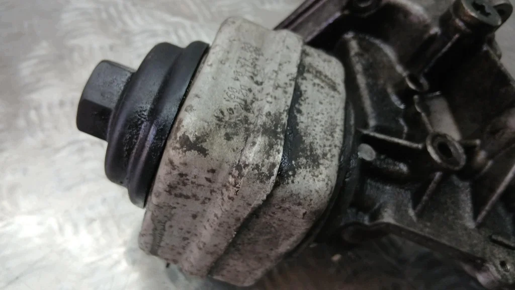 VW Passat B5 FL 1.9TDI Ölfiltergehäuse gebraucht image 6