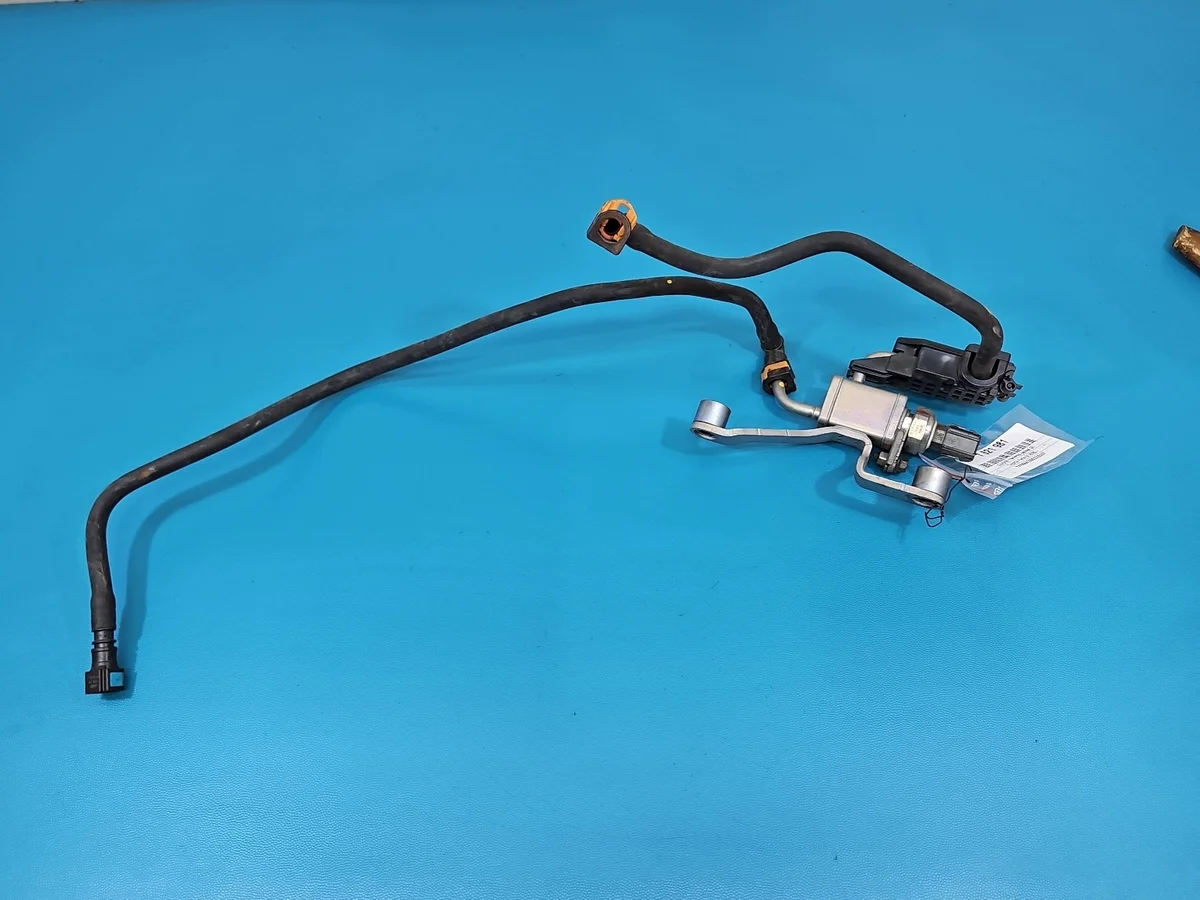 Kraftstoffdrucksensor Toyota Yaris IV gebraucht image 3