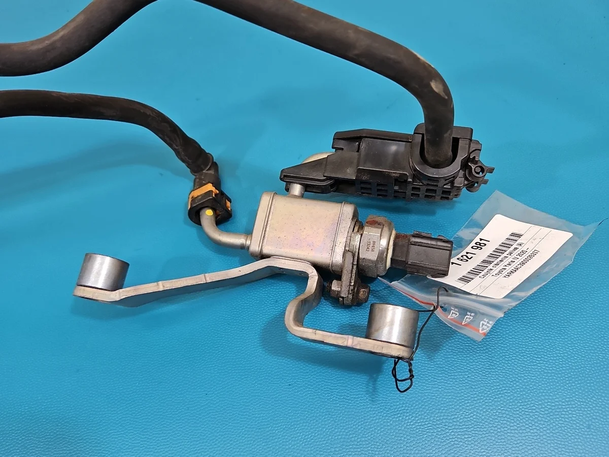 Kraftstoffdrucksensor Toyota Yaris IV gebraucht image 4