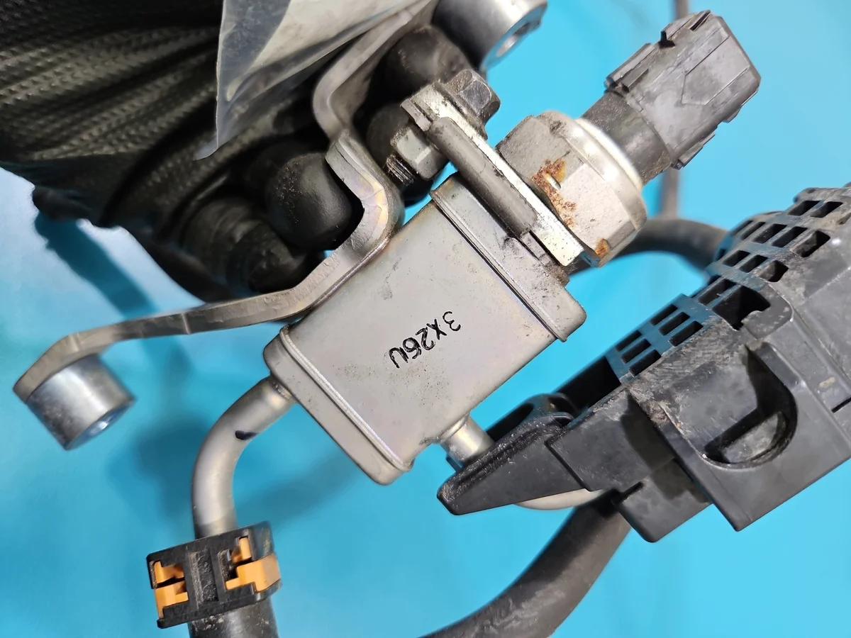 Kraftstoffdrucksensor Toyota Yaris IV gebraucht image 6