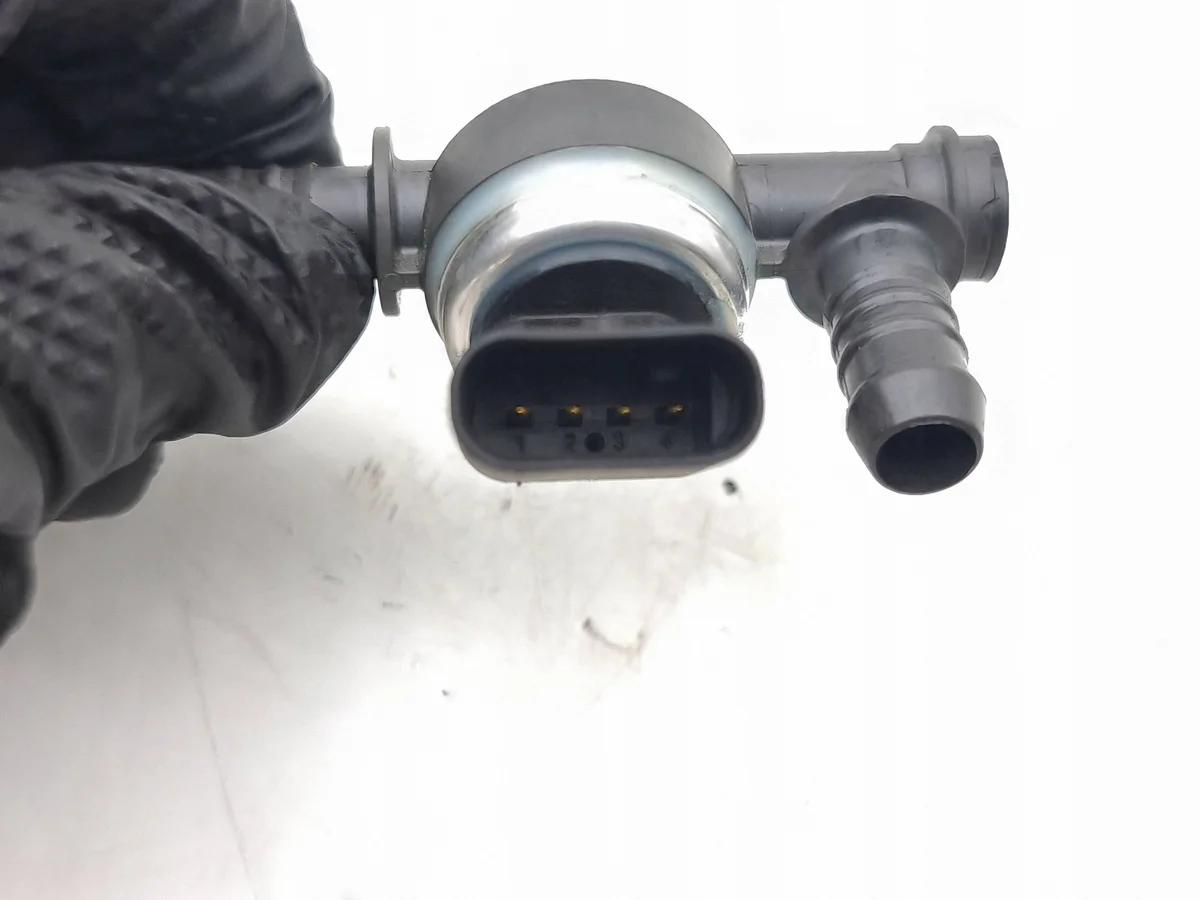 SKODA SUPERB 3 2.0 TDI Kraftstoffdrucksensor image 5