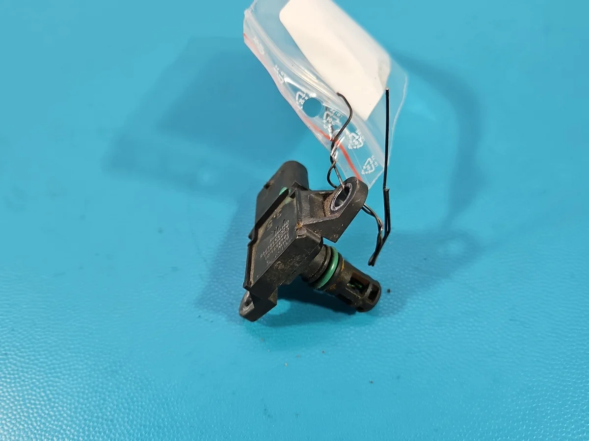 MAP Sensor BMW F32 F33 F36 7843531 image 4