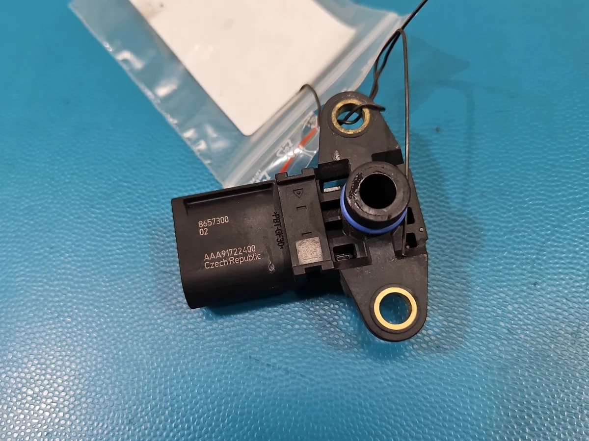 MAP Sensor BMW F32 F33 F36 8657300 image 5