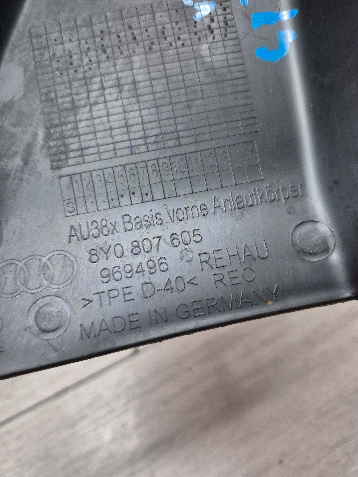 Lufteinlass links vorne Audi A3 8Y image 4