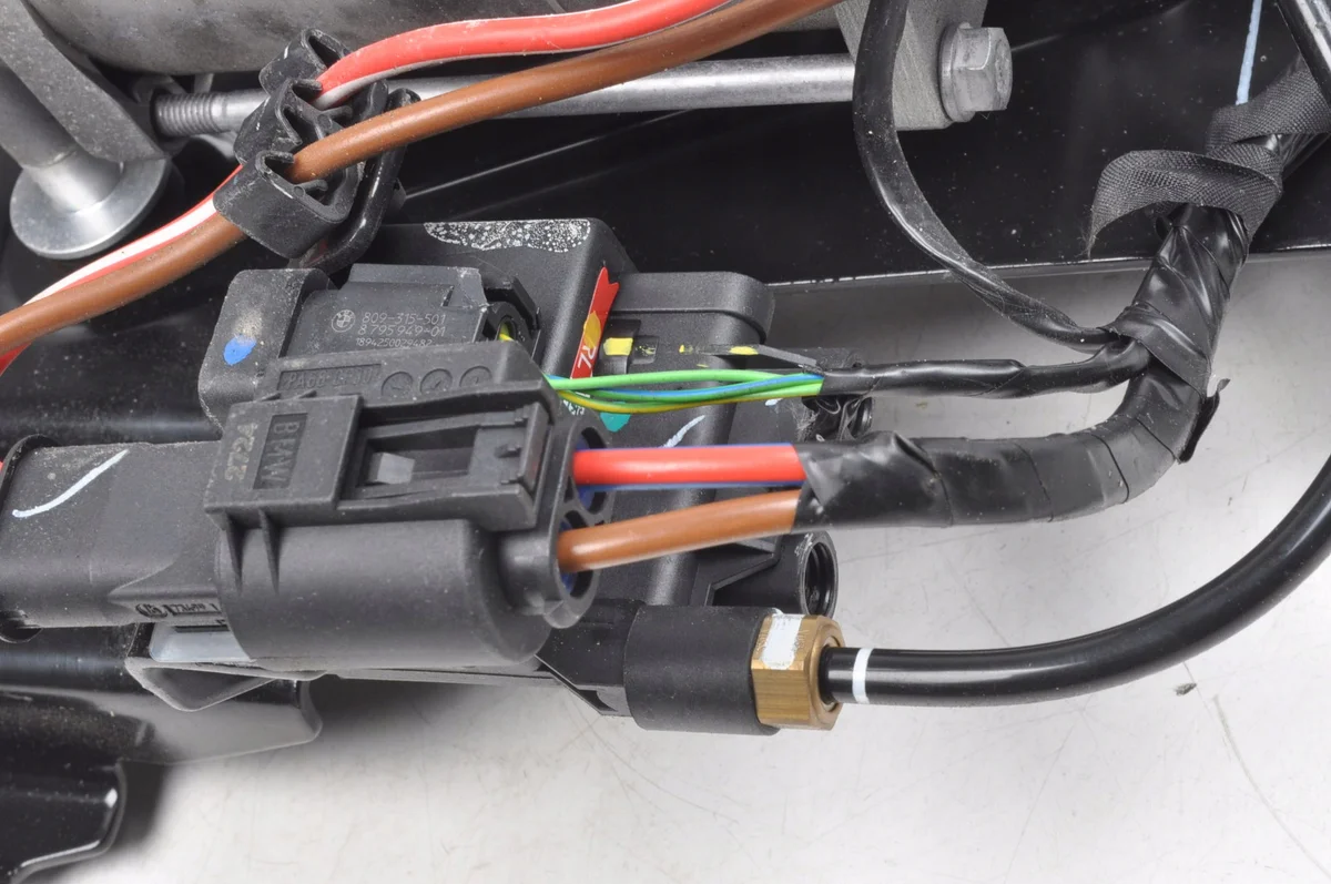 BMW G26 I4 Compresseur Suspension 6894450 image 3