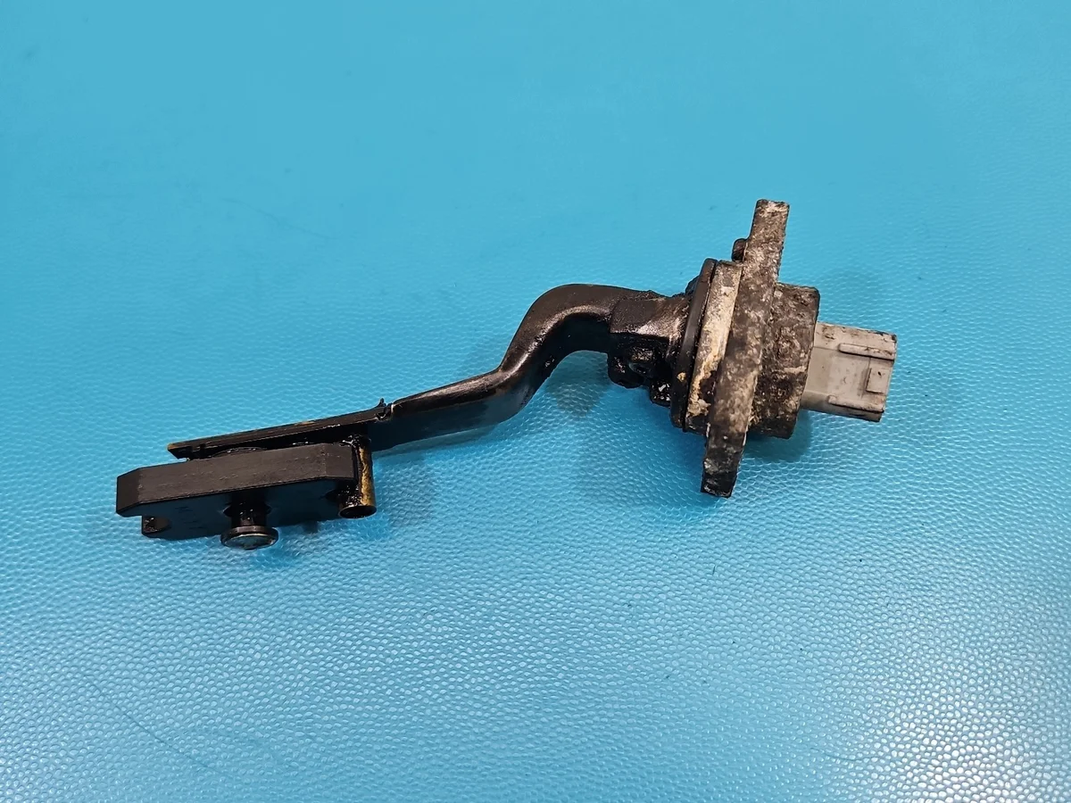 Sensor Nível Óleo Toyota Corolla Verso 2.0 D4D Usado image 3