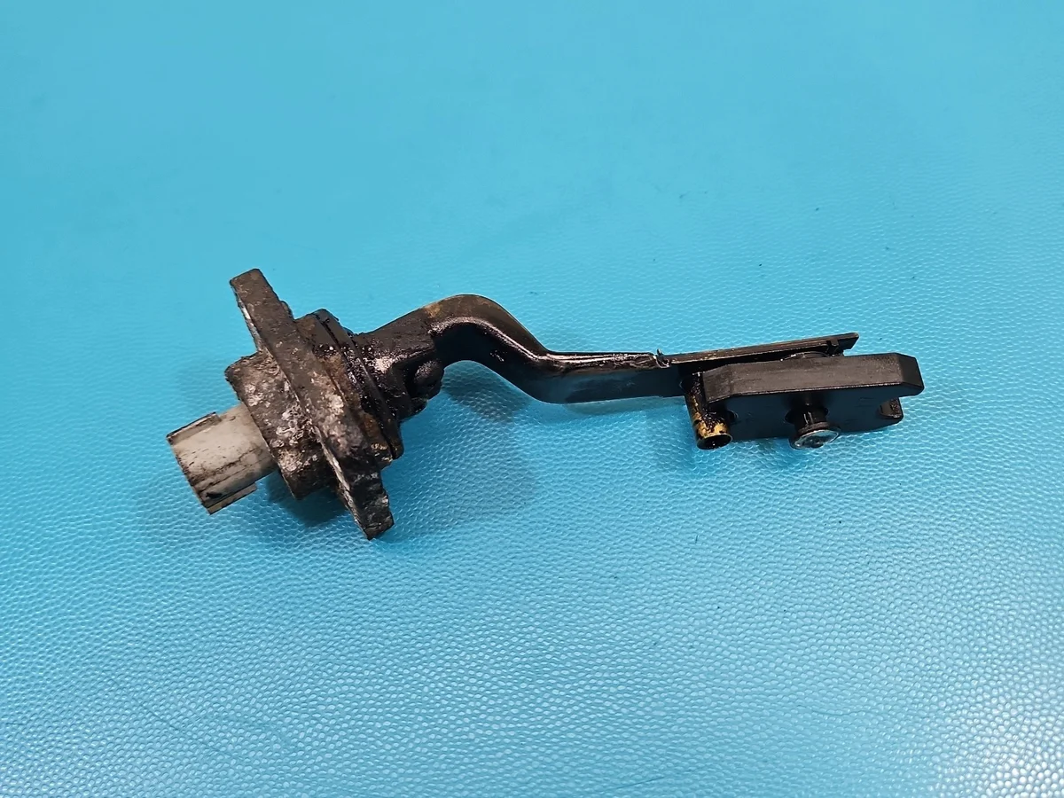 Sensor Nível Óleo Toyota Corolla Verso 2.0 D4D Usado image 4
