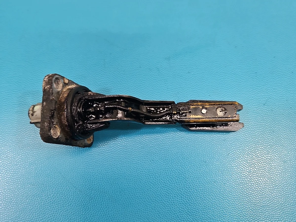 Sensor Nível Óleo Toyota Corolla Verso 2.0 D4D Usado image 5