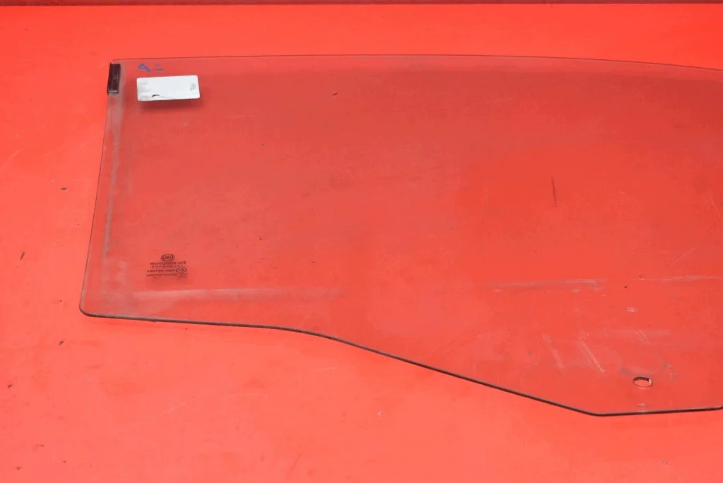 Fiat 500 II Left Front Side Window Used image 7