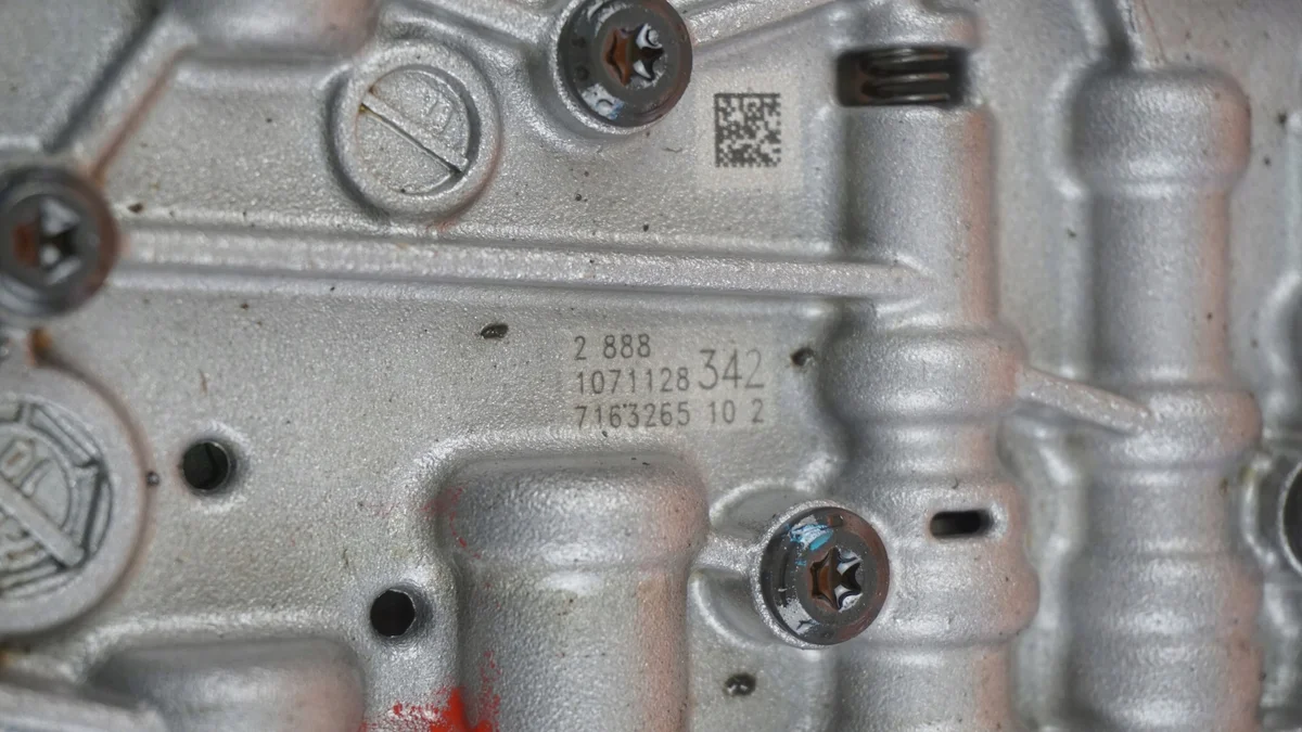 BMW E87 2.0 B 122KM N34B20A mechatronic image 7