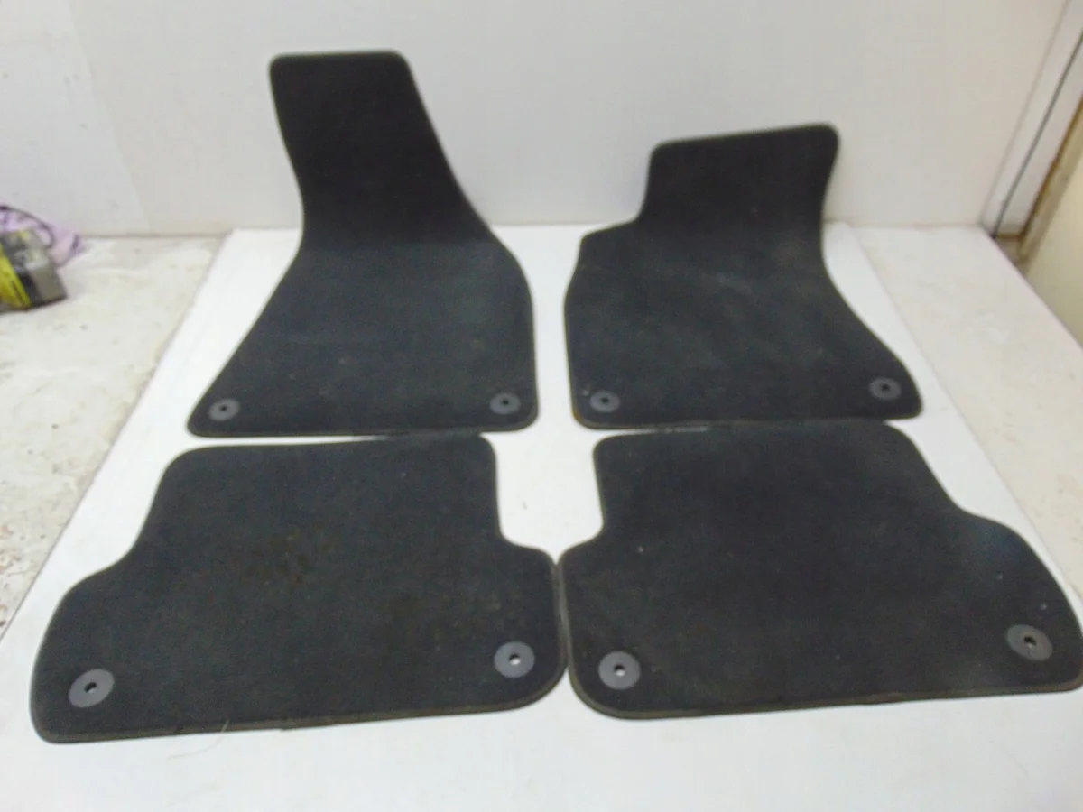 Tapetes Audi Tradition 8E1863691A8BB Usados