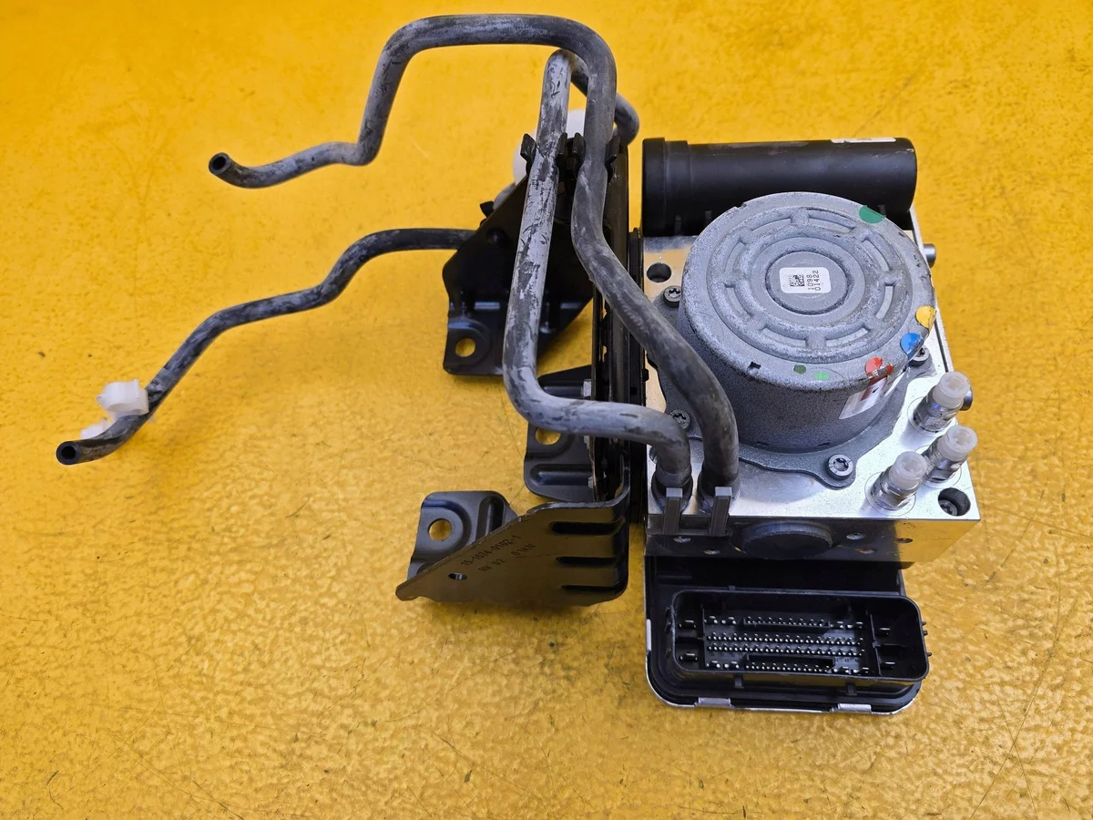 Compressor Luchtvering Achteras Mercedes EQC A2973206601