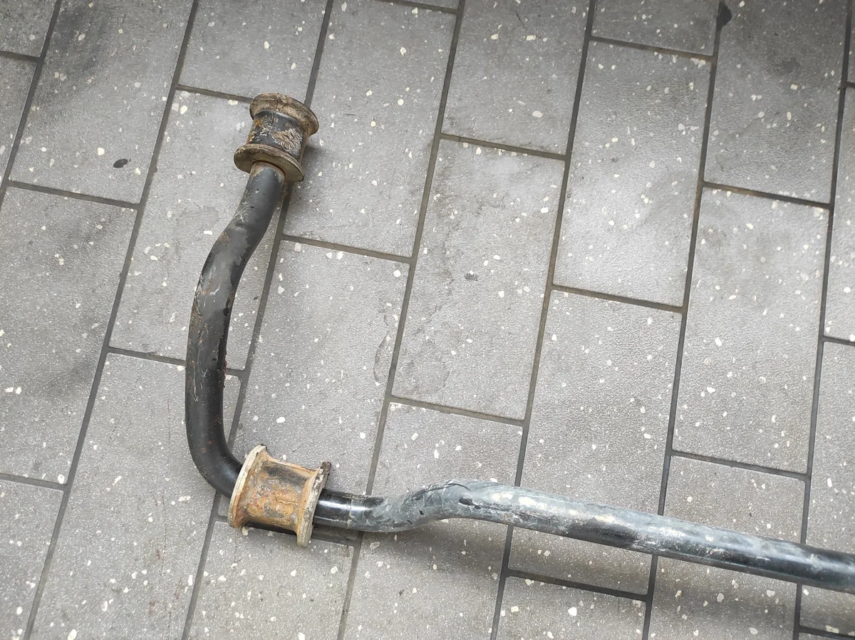 STABILIZADOR TRASERO VW T5 USADO image 3