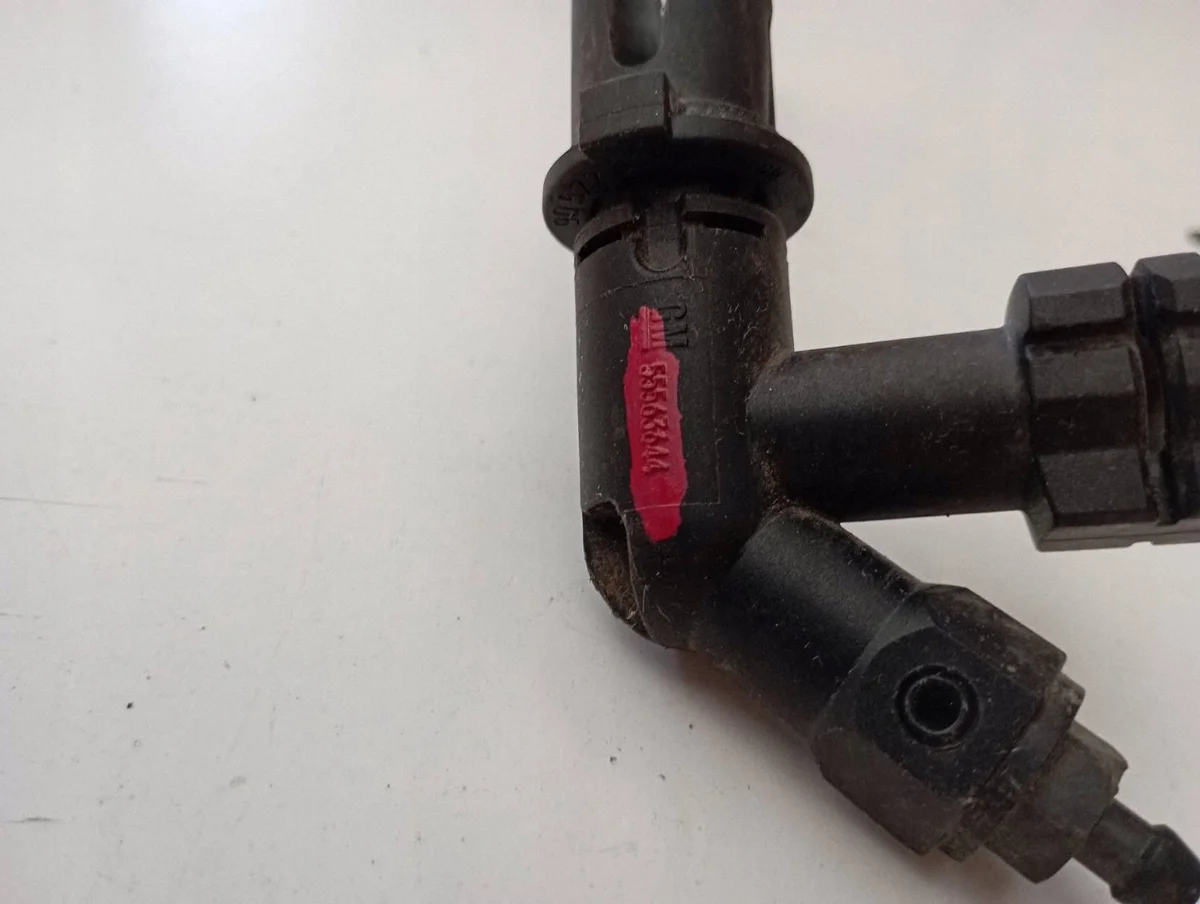 Conduit d'embrayage Opel Insignia A 55563644 image 4