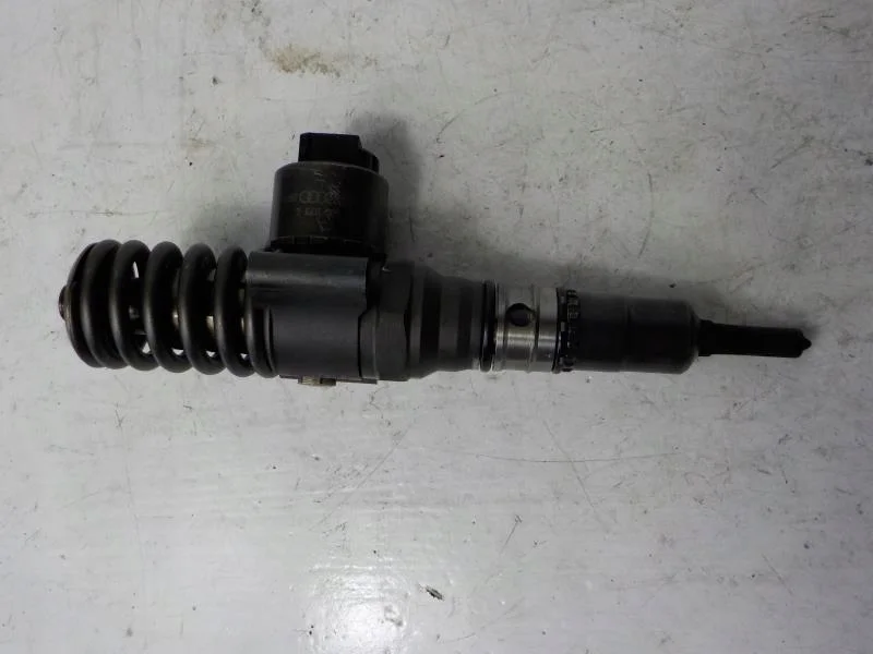 Injector VW Audi 2.0 TDI 03G130073 G+