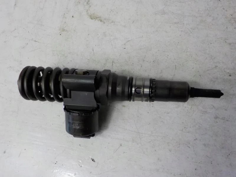 Injector VW Audi 2.0 TDI 03G130073 G+ image 4
