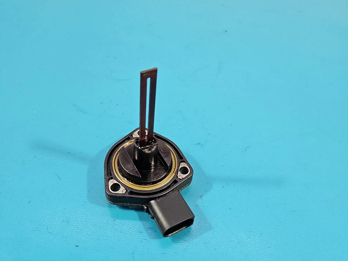 Used Oil Level Sensor BMW X5 E53 4.4 V8 image 4