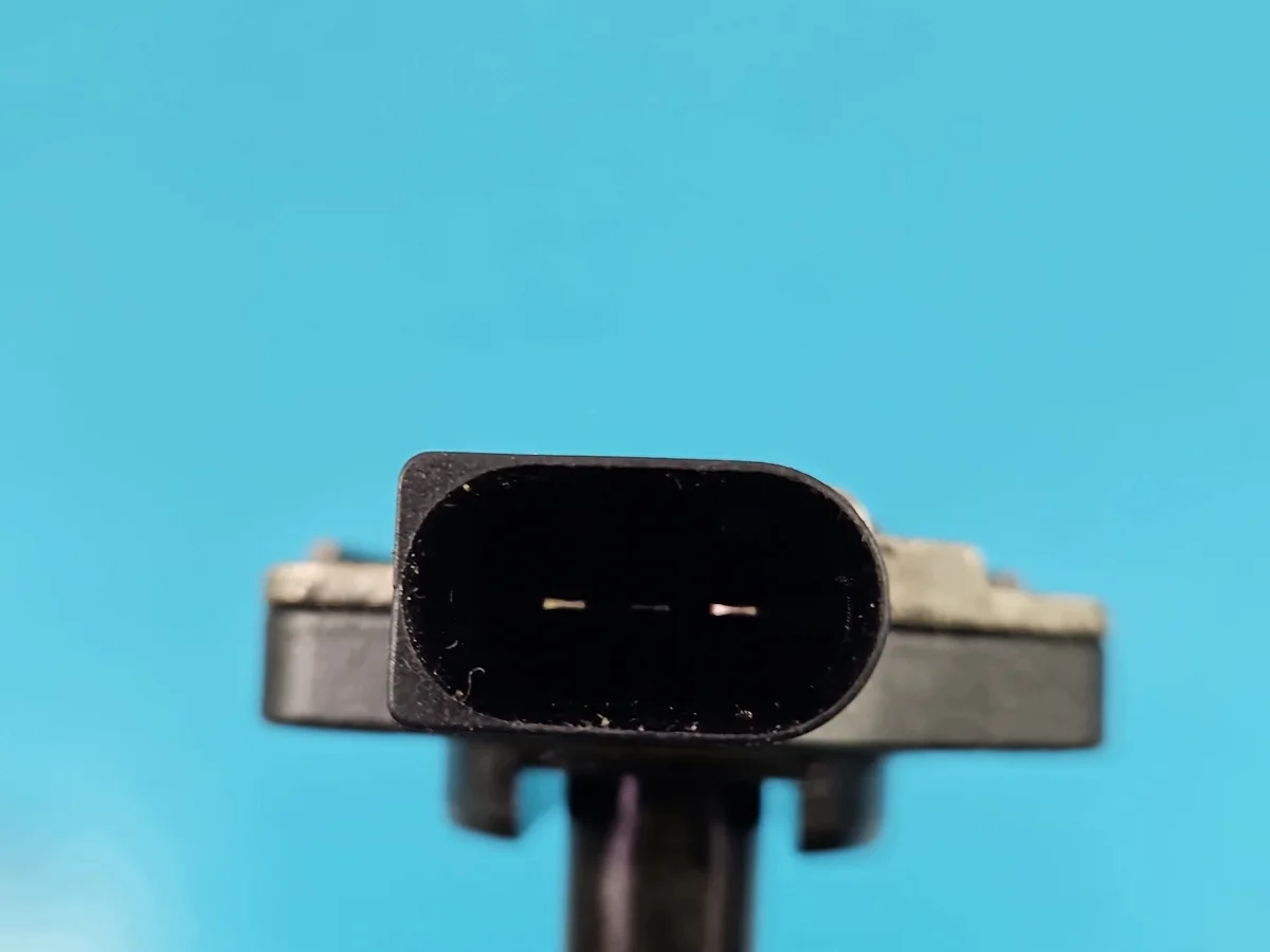 Used Oil Level Sensor BMW X5 E53 4.4 V8 image 5