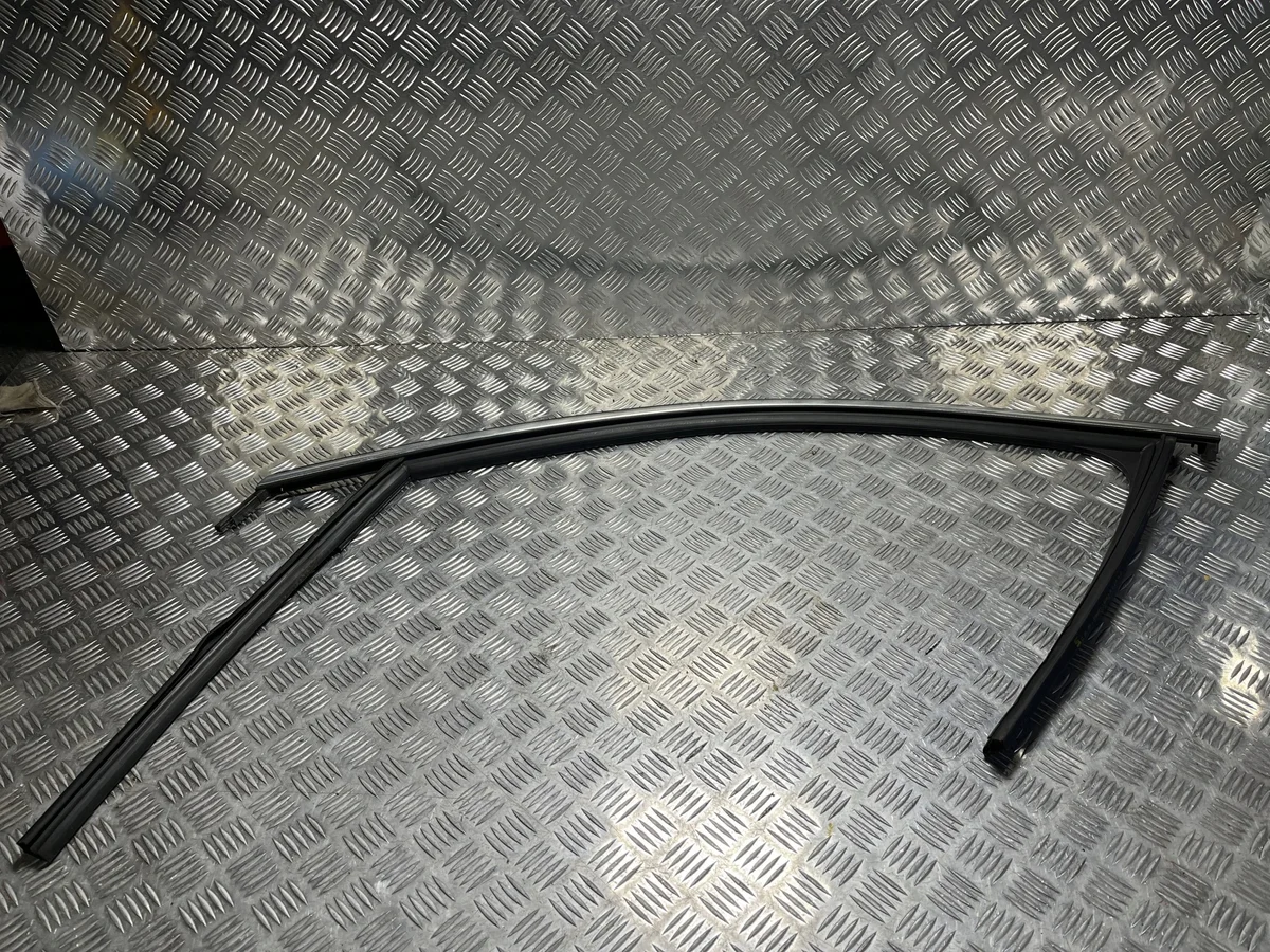 Dichtung vorne links Skoda Karoq 575837431M