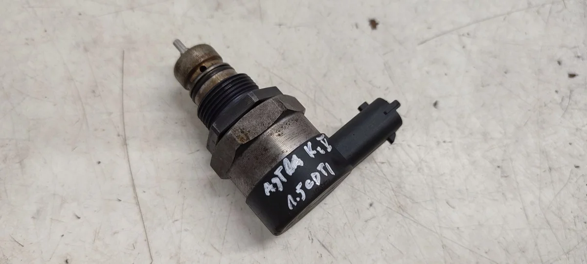 Sensor Presión Combustible Opel Astra K 0281006034