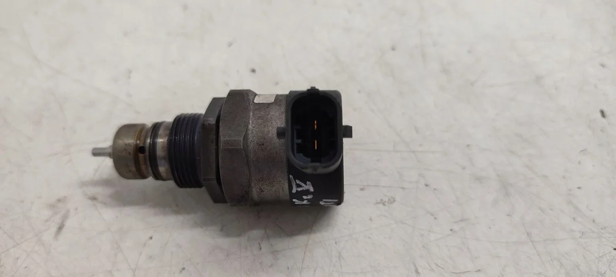 Capteur Pression Carburant Opel Astra K 0281006034 image 3