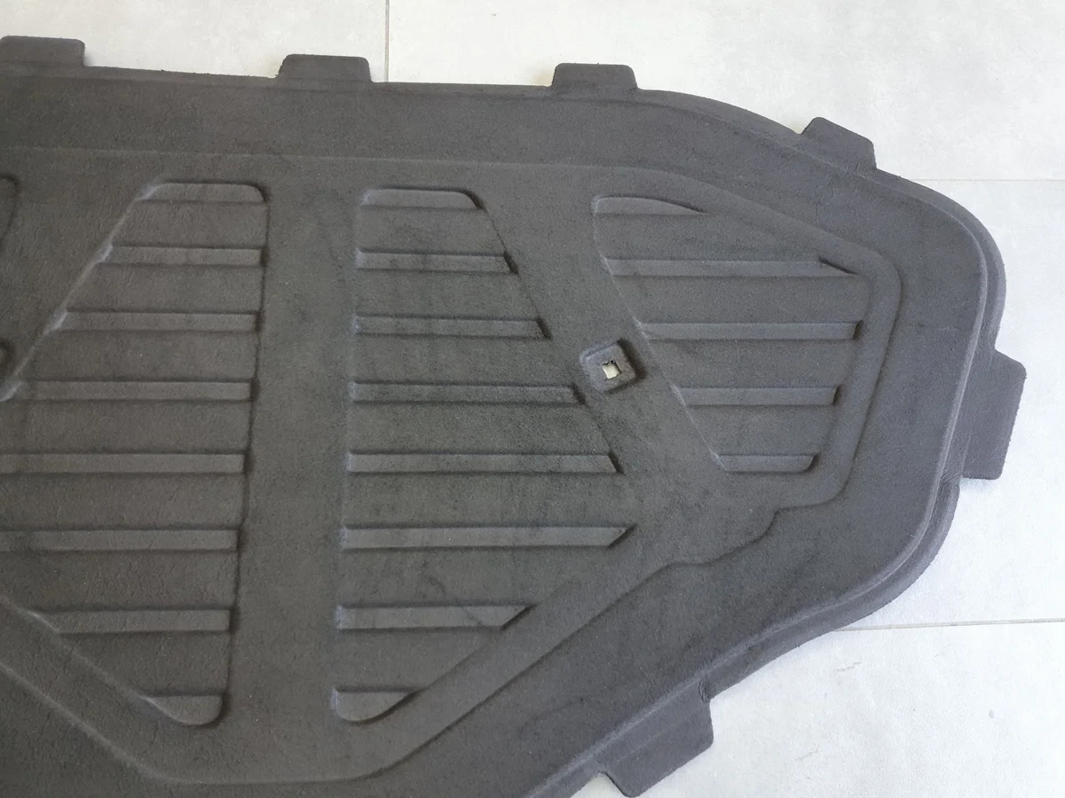 Audi A3 8Y Isolation Capot 8Y0863825A image 3