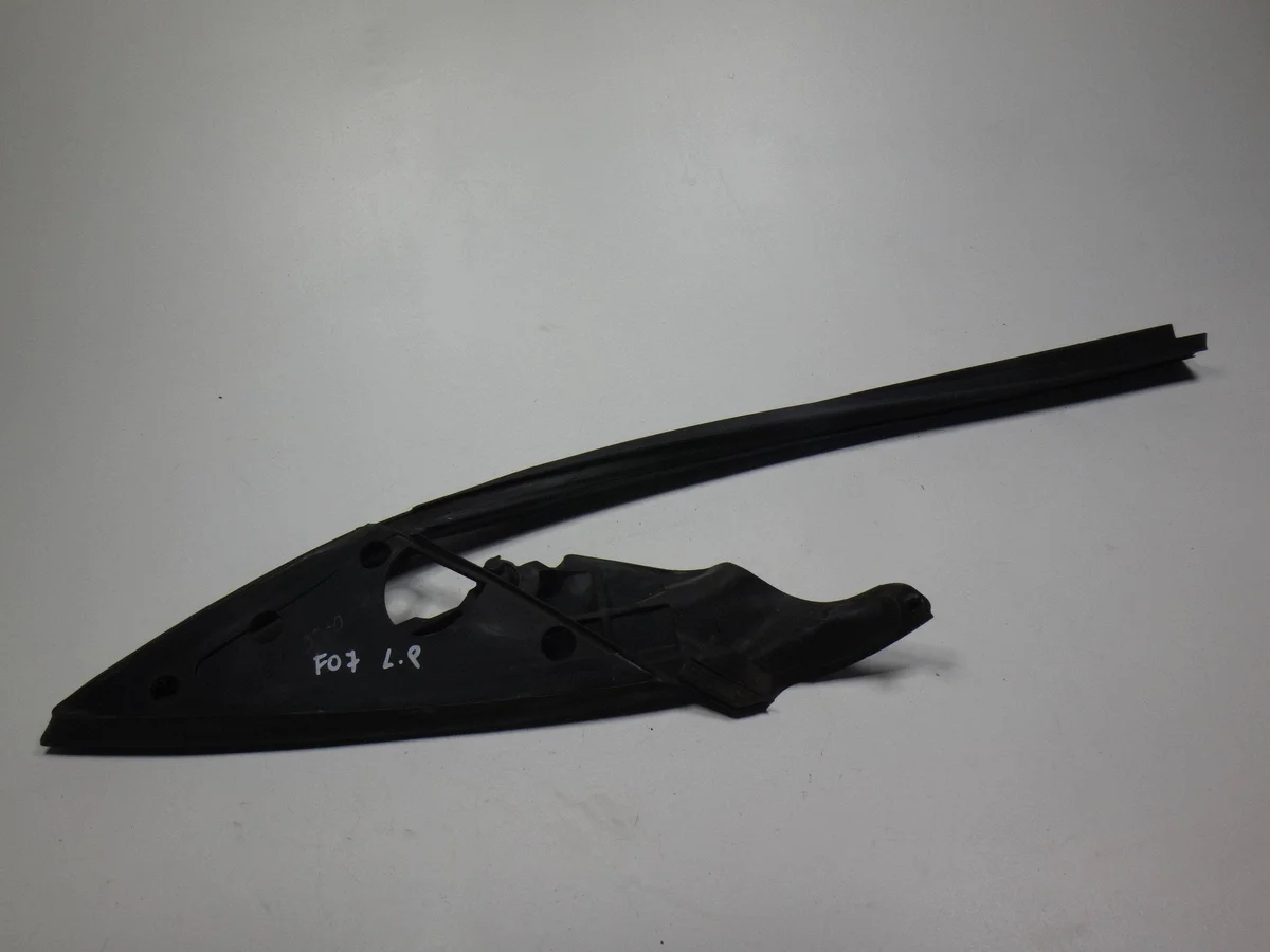 Joint de vitre BMW F07 GT gauche avant image 3