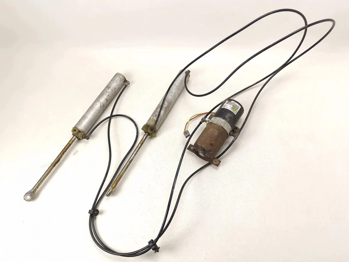 Hydraulikcylinder tak Ford Mustang SN95 1994-2003