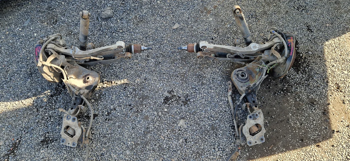 Nissan Qashqai J11 Suspensão Traseira Esquerda
