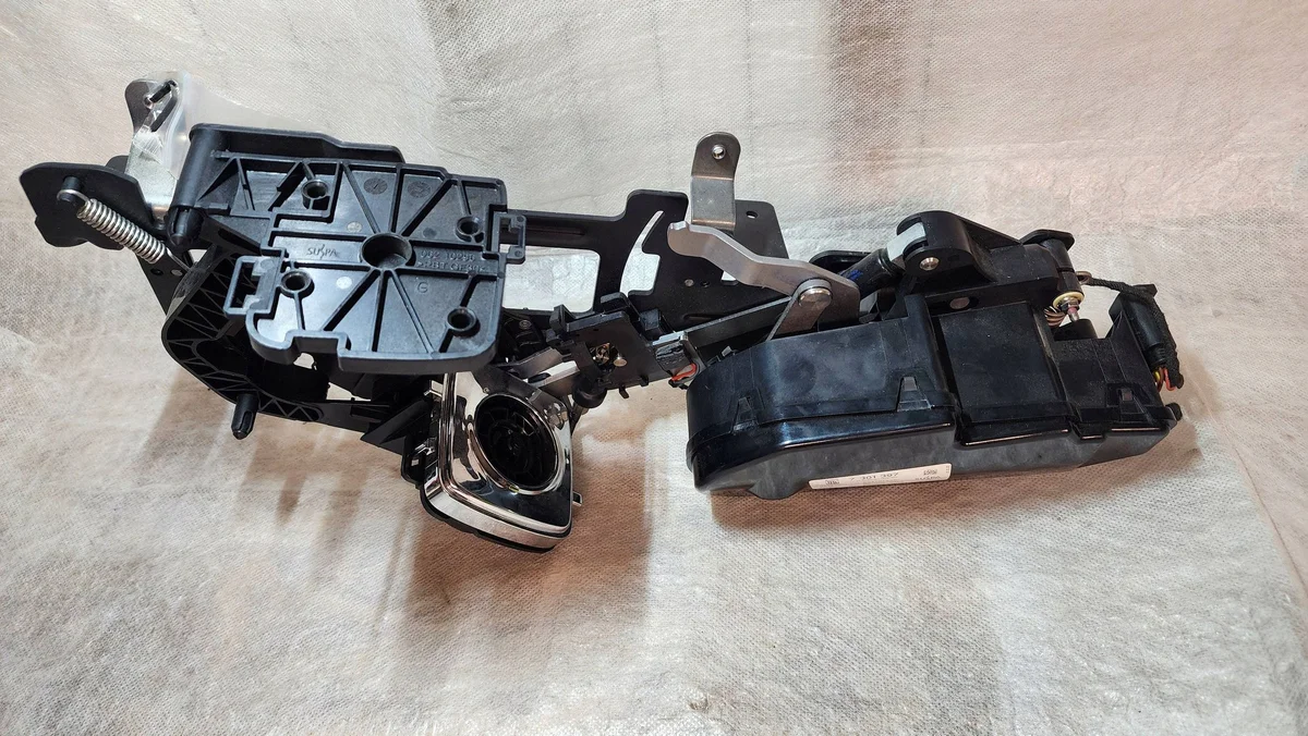 Mecanismo Figura Rolls Royce Ghost 51117301352 image 6