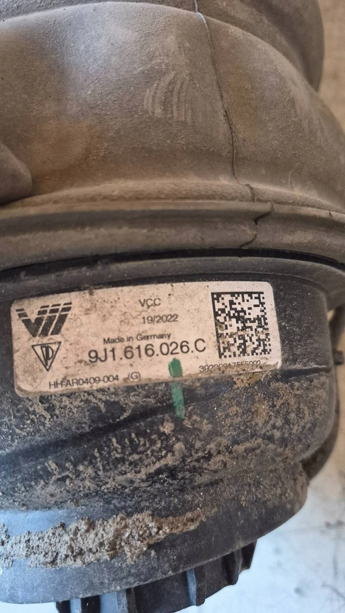 Luftfjädring bak Porsche Taycan 9J1 image 6
