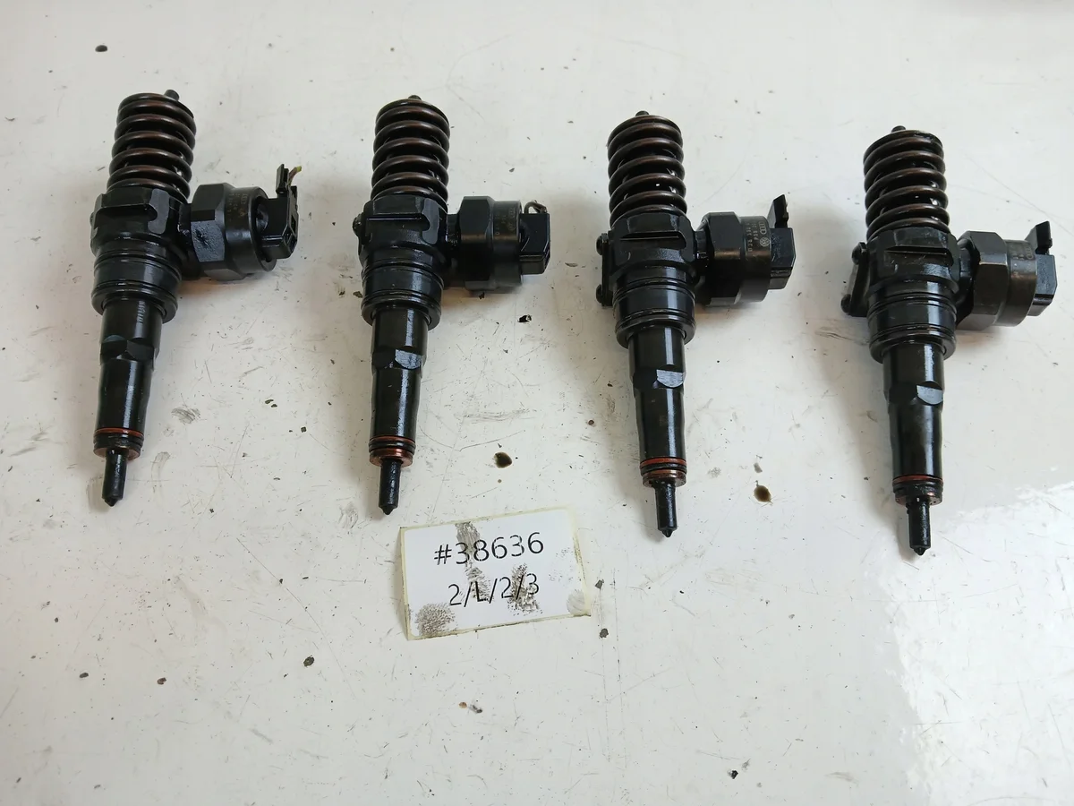 Inyector VW Golf IV 1.9 TDI 038130073F image 5