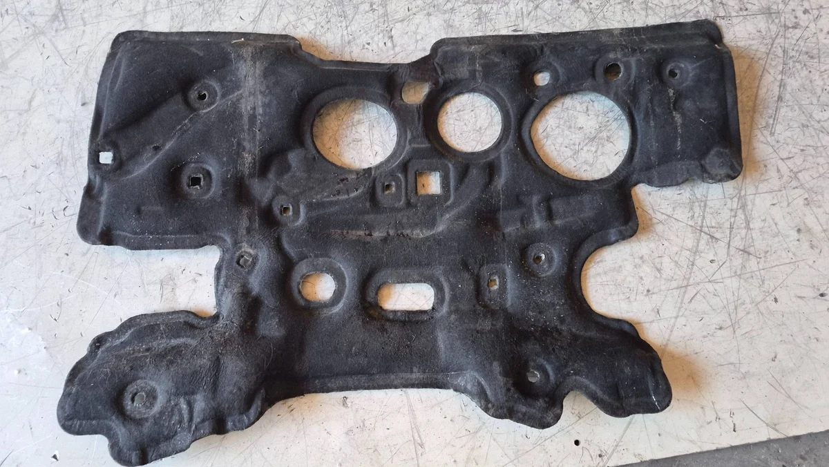 Schallisolierung Porsche Taycan 2022 XRA8413
